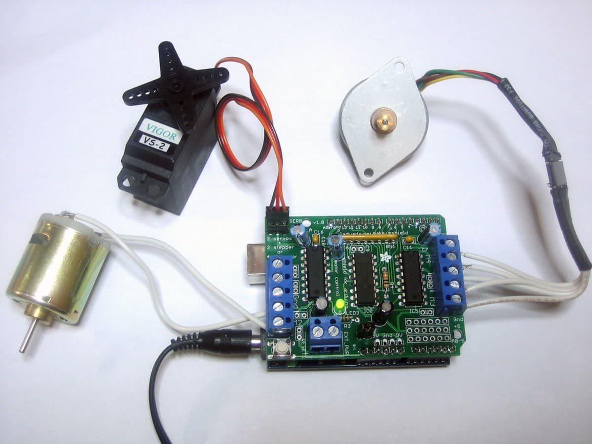 Motor Control Shield (L293D Motor Driver) — image 1